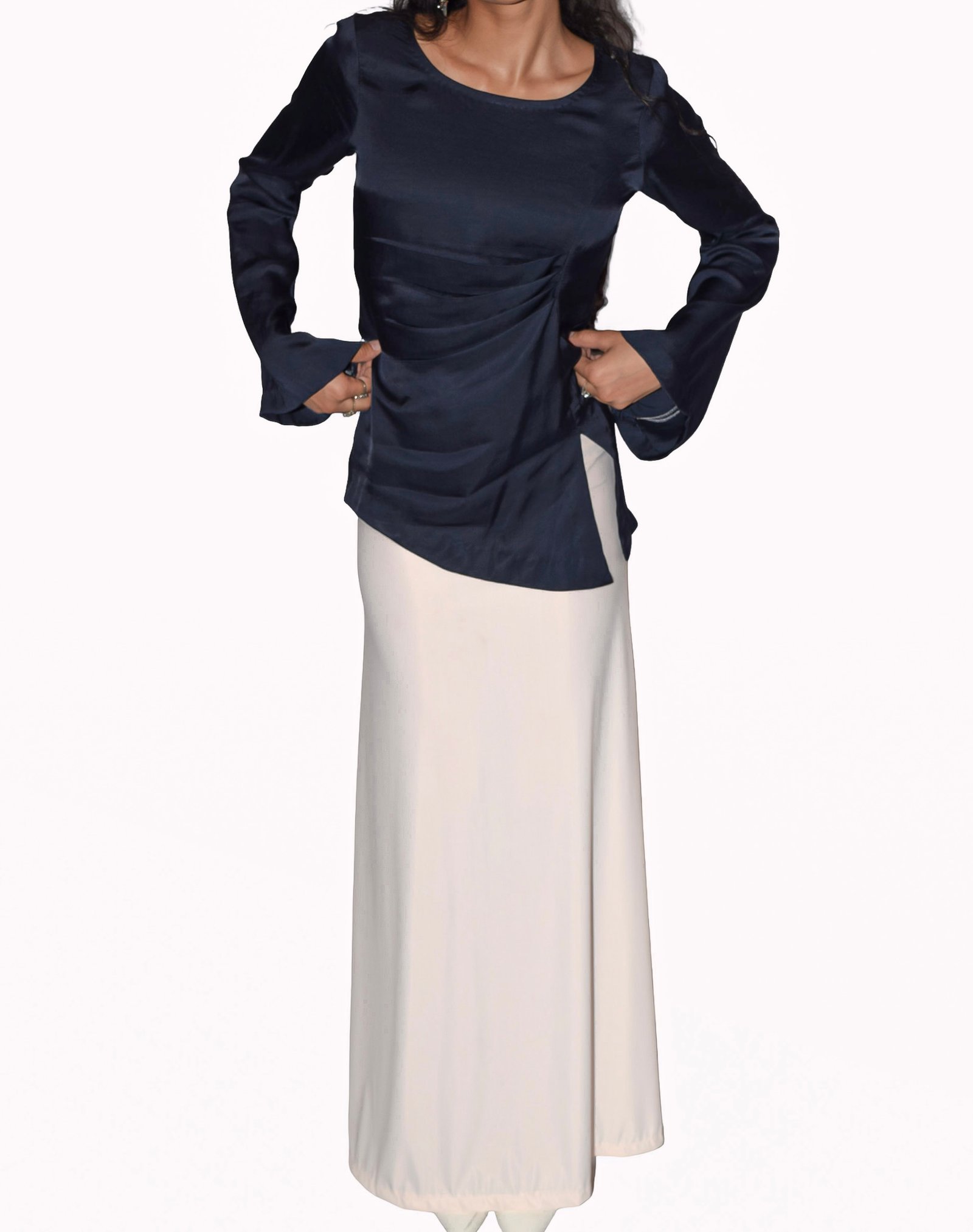 Plain Silk Top With Bell Sleeves and A Jersey Silk Skirt - Image 2